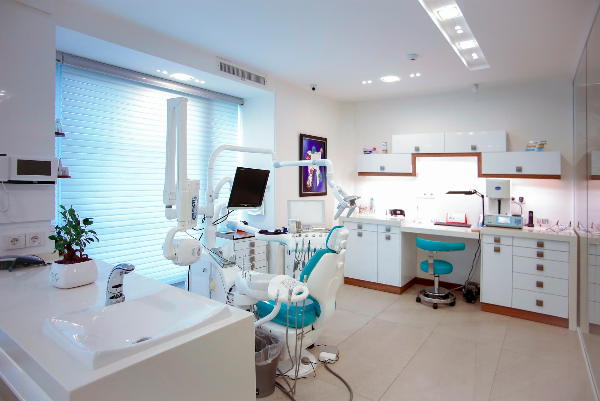 Schonsee Dental emergency and urgent dental care in Edmonton